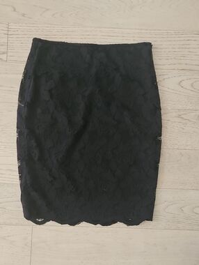 Zara Classic Black Lace Pencil Skirt